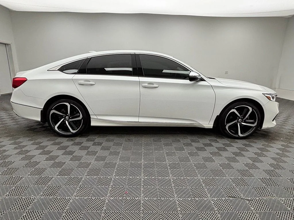 Used 2021  Honda EX-L image 8