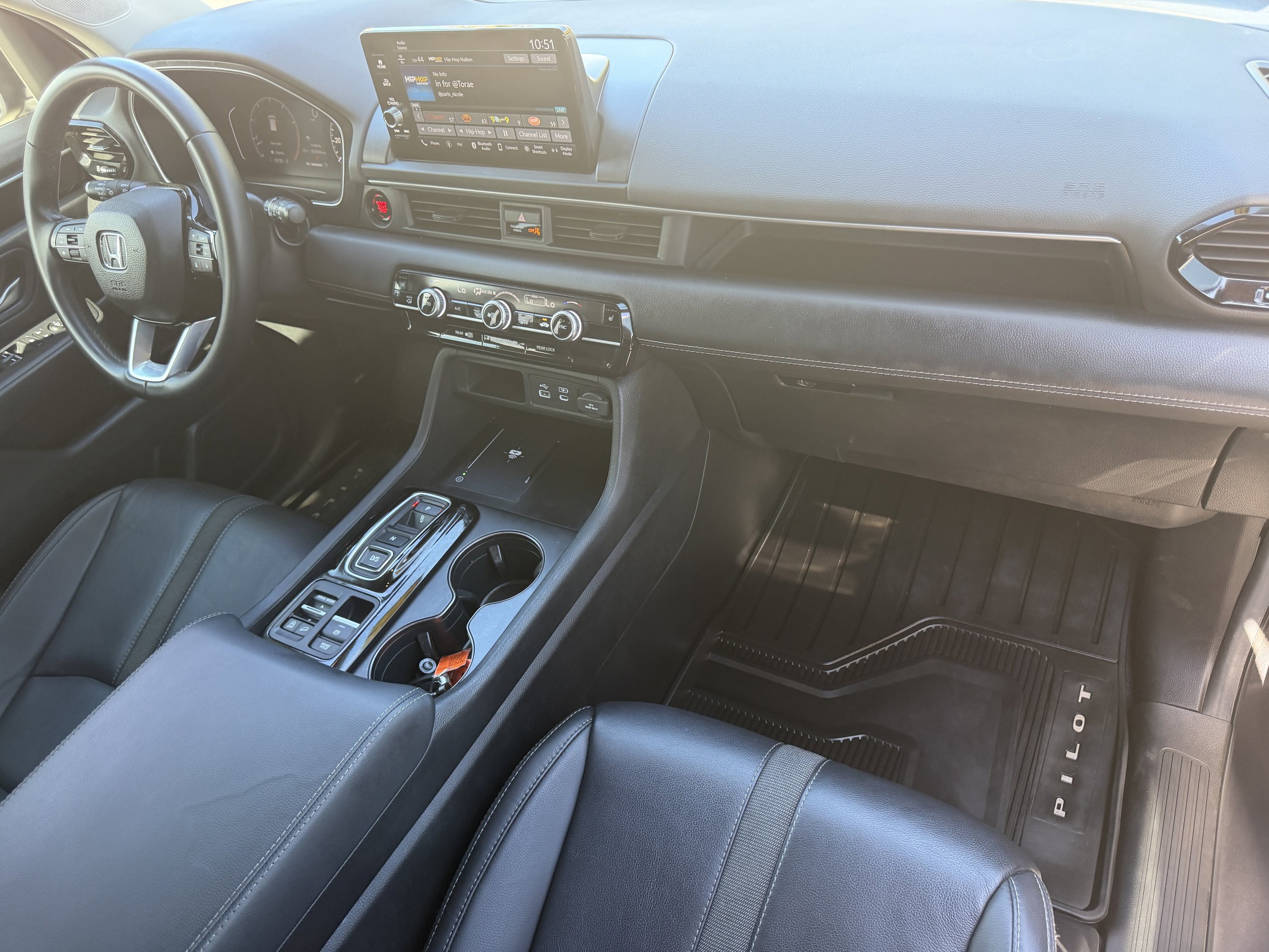 Used 2024 Sonic Gray Pearl Honda EX-L 8 Passenger image 19
