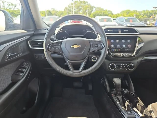 Used 2023 MOSAIC BLACK METALLIC Chevrolet LT image 14