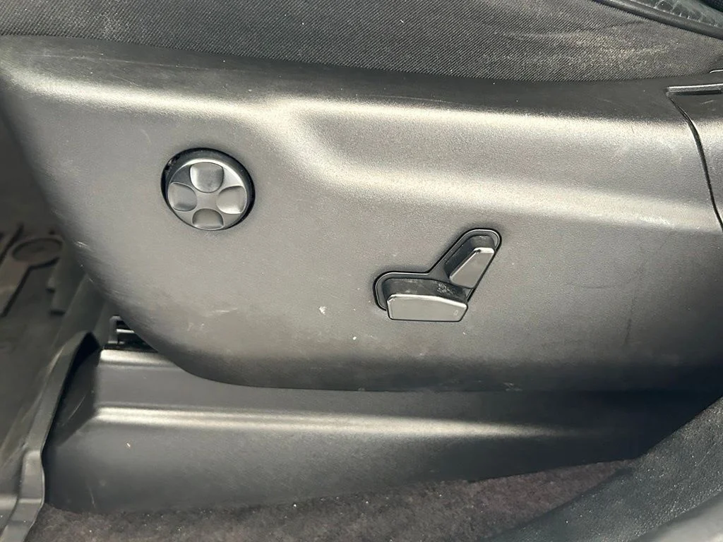 Used 2018 White Jeep Overland image 46