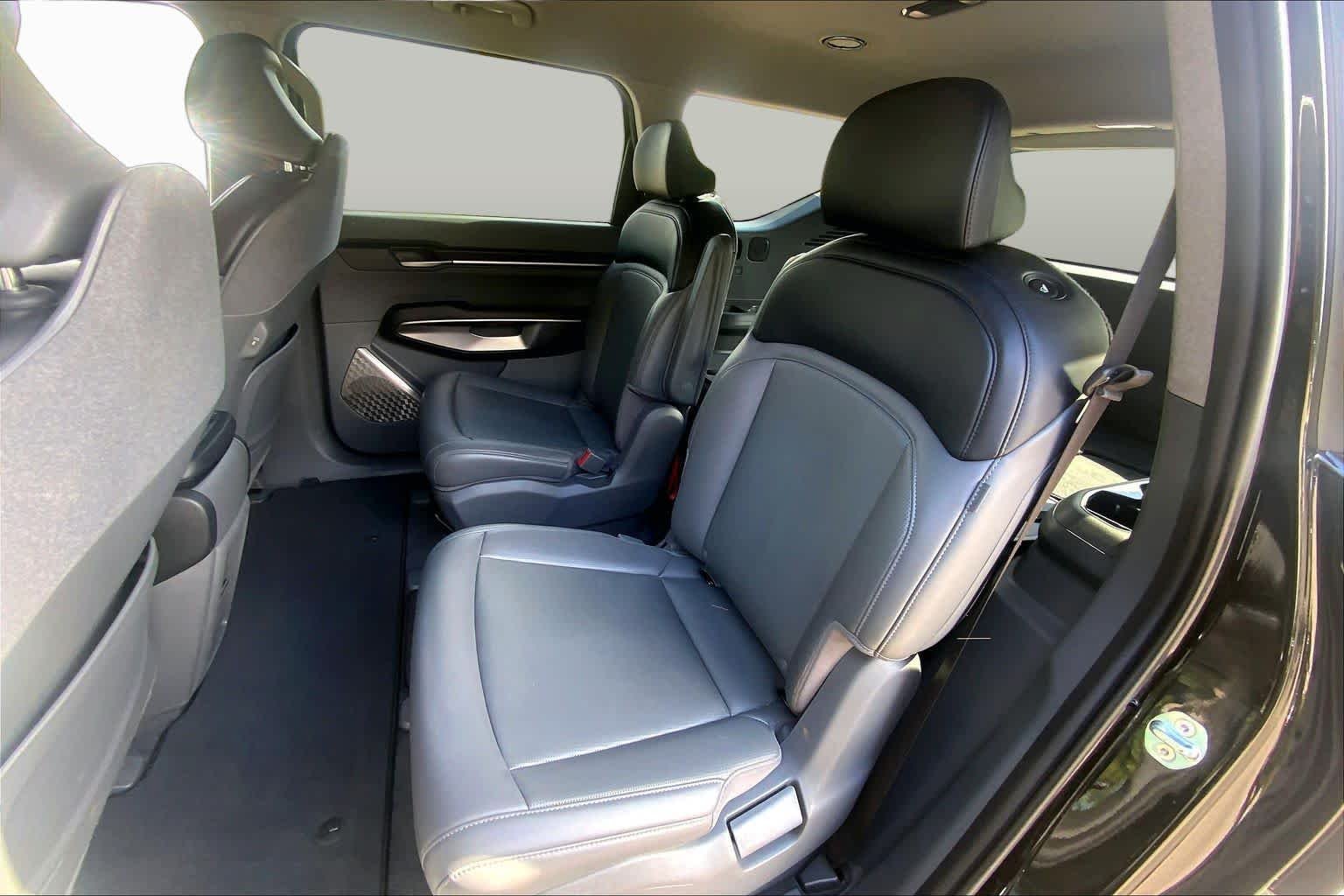 Certified Used 2024 Aurora Black Pearl Kia Light Long Range image 17