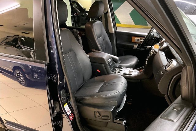 Used 2016 Blue Land Rover HSE image 6