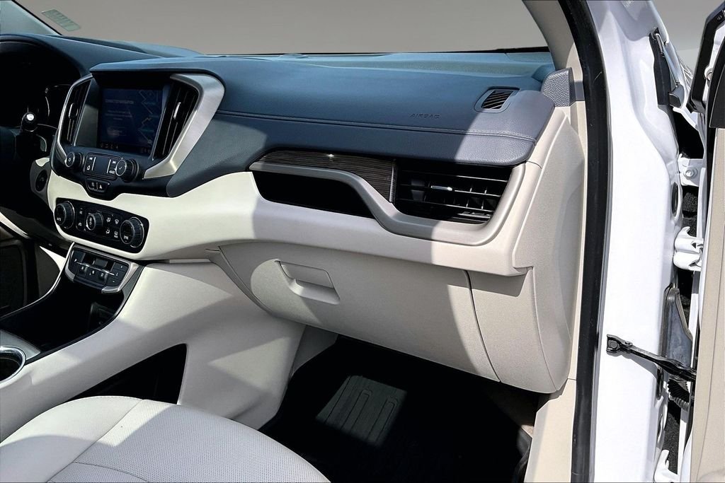 Used 2023 White GMC Denali image 16