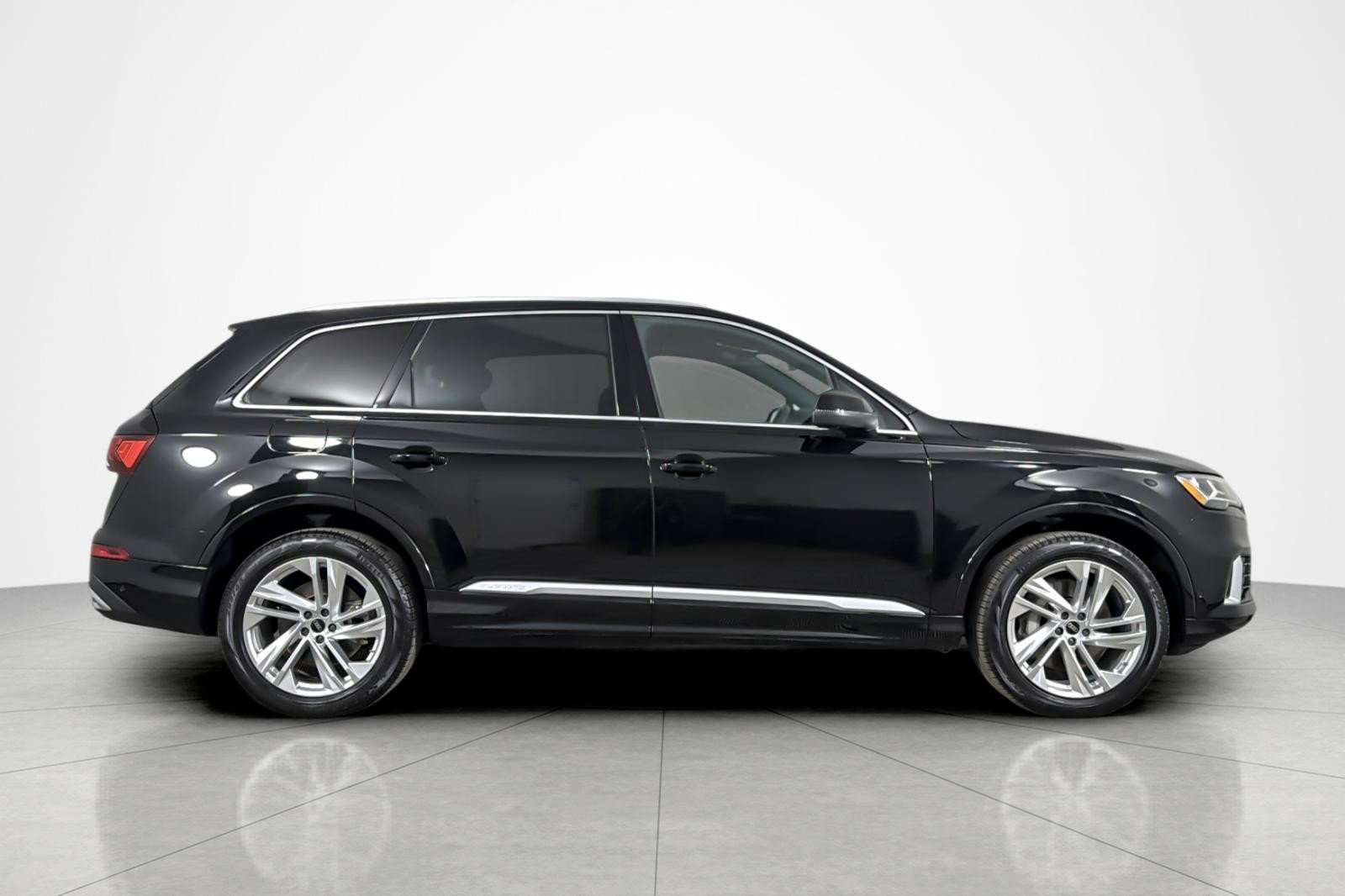 Used 2023 Mythos Black Metallic Audi Premium 45 TFSI quattro image 6