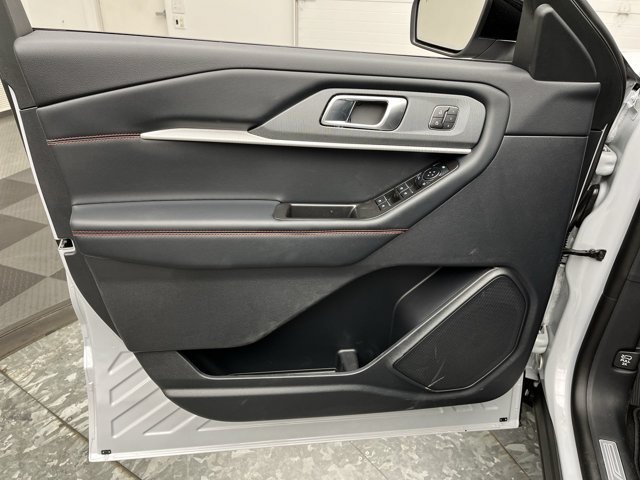 Used 2026 Space White Metallic Ford ST-Line image 9