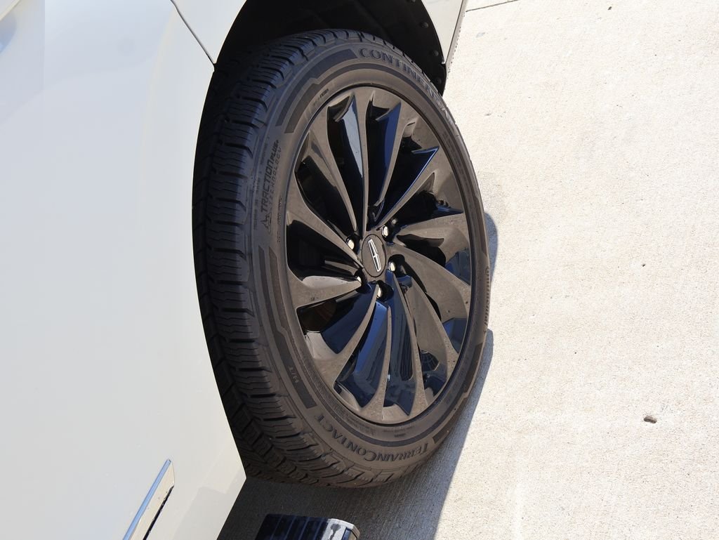 Used 2020 White Lincoln Reserve image 44