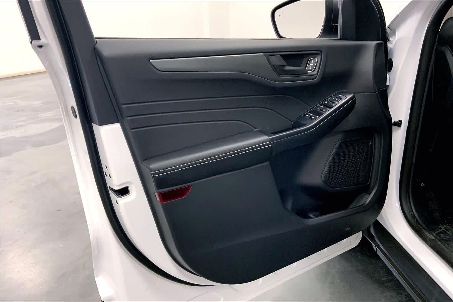New 2026 Oxford White Ford Active® image 10