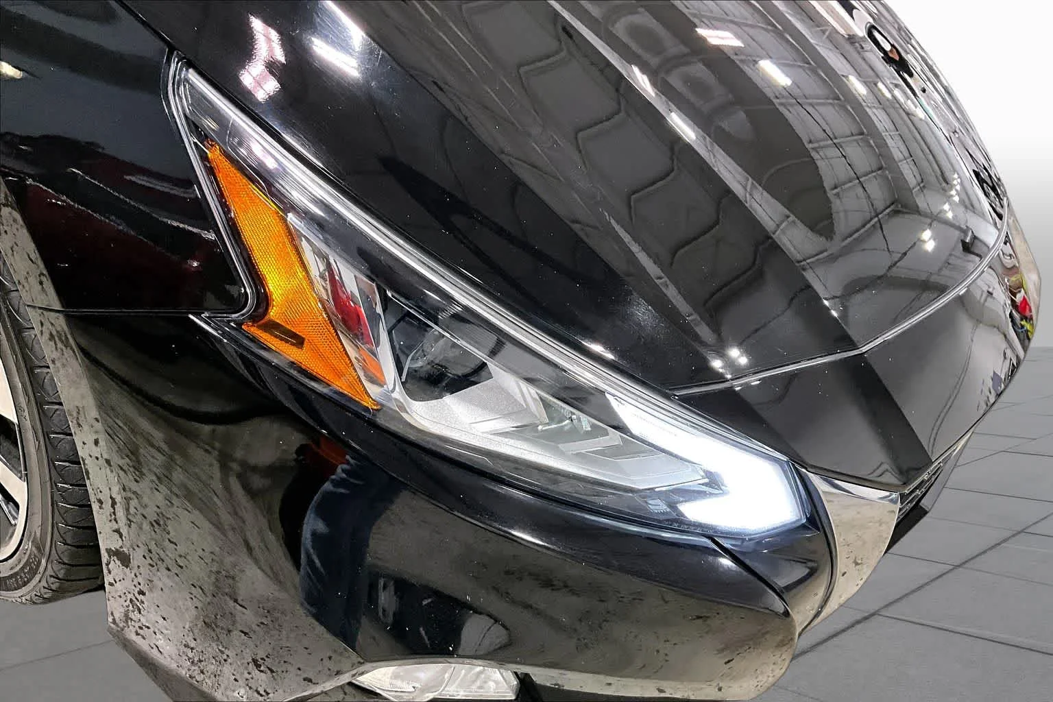 Used 2019 Super Black Nissan 2.5 Platinum image 27