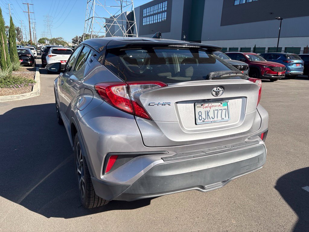 Used 2019 Silver Toyota XLE image 8