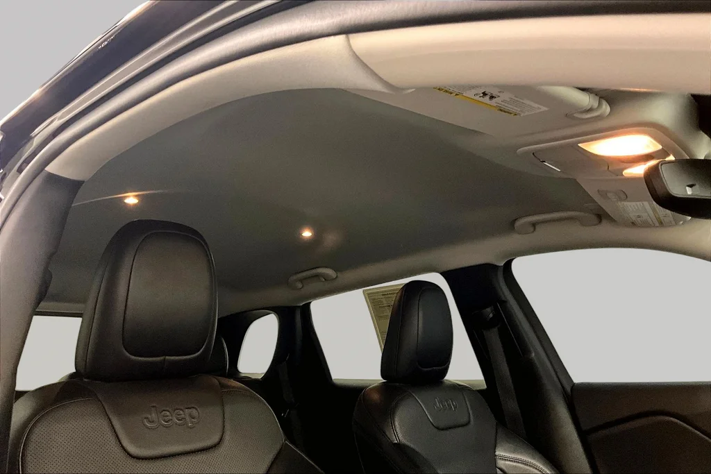 Used 2023 Black Jeep Altitude image 28