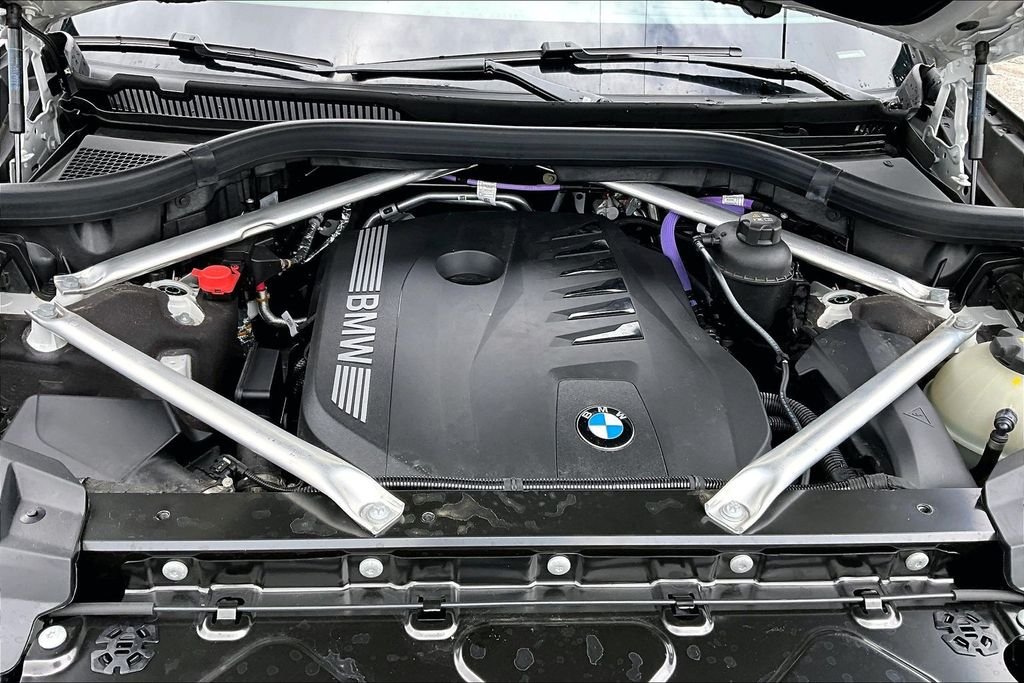 Used 2026 White BMW xDrive40i image 30