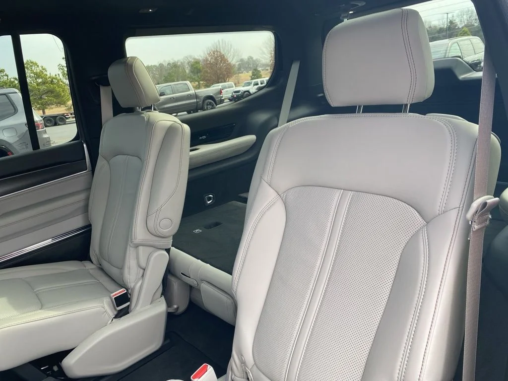 Used 2026 Black Jeep Summit Obsidian image 36