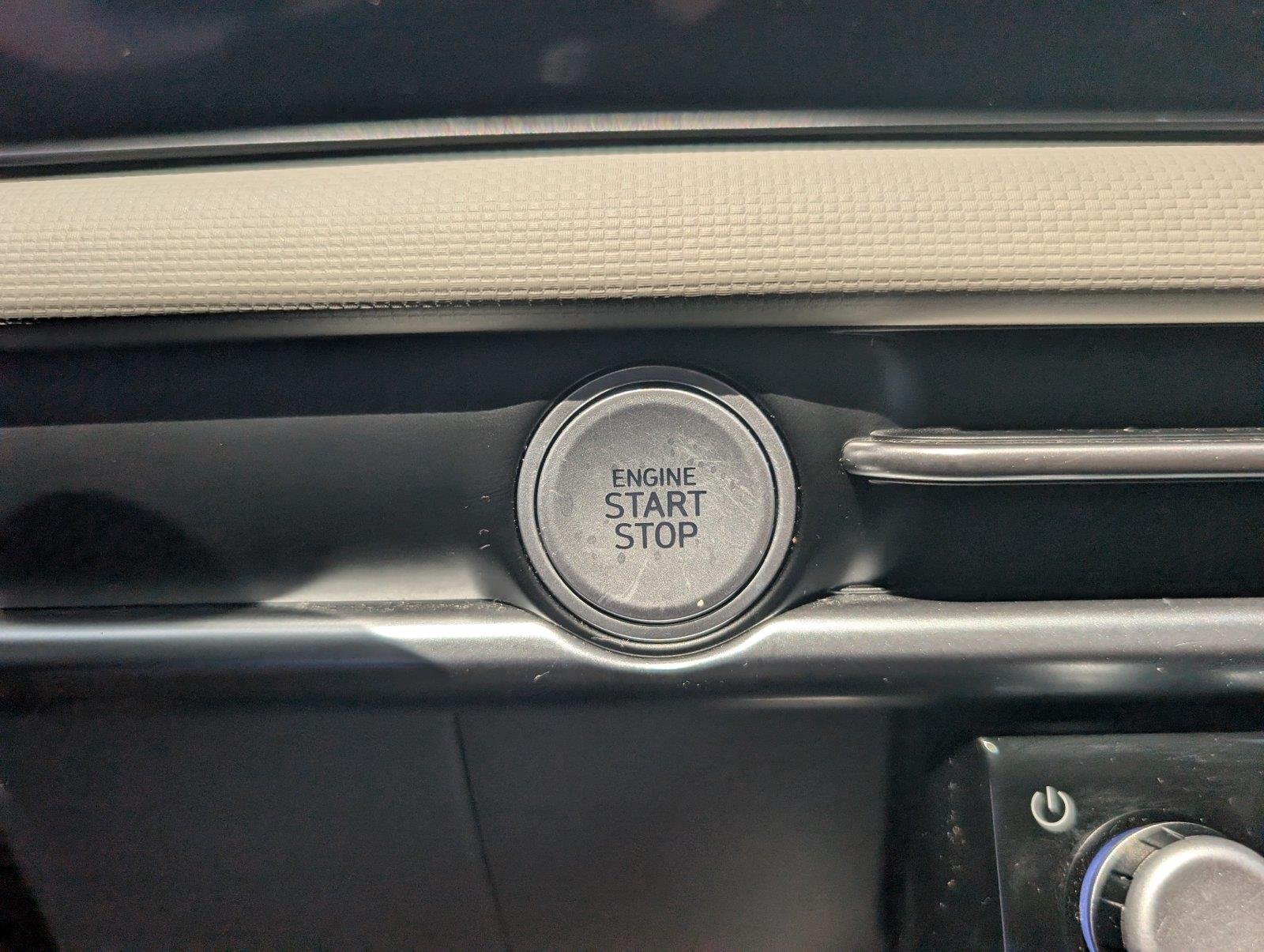 Used 2025 Shimmering Silver Hyundai SEL image 19