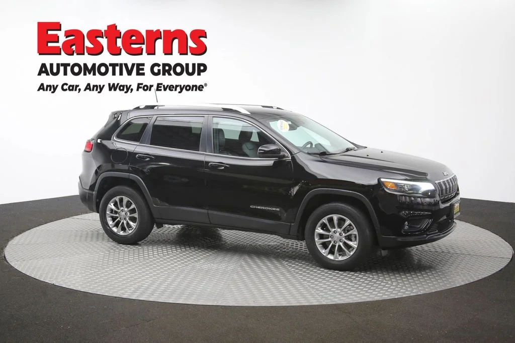 Used 2021 Black Jeep Latitude Plus image 47
