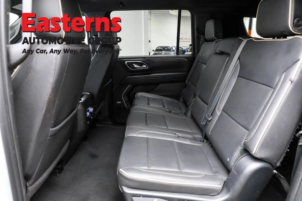 Used 2023 White GMC SLT image 22