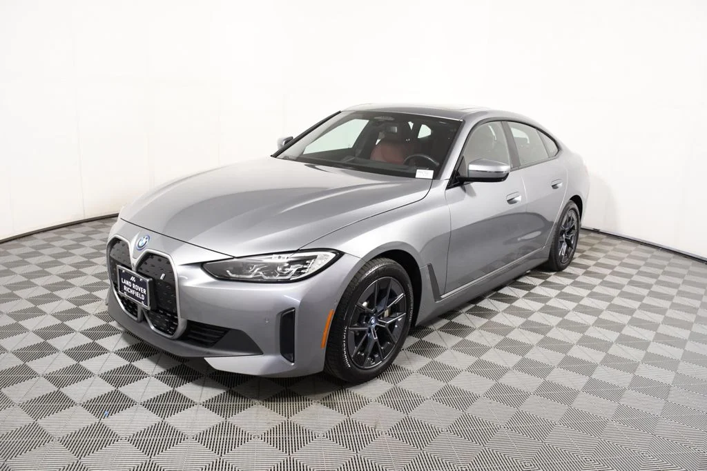 2023 BMW i4 eDrive35's photo