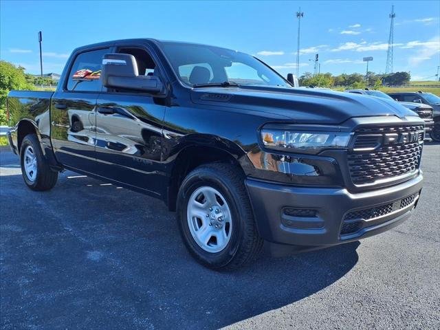 New 2026 Diamond Black Crystal Pearl-Coat Exterior Paint RAM TRADESMAN image 3