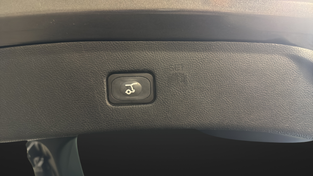 Used 2015 Magnetic Metallic Ford Titanium image 37