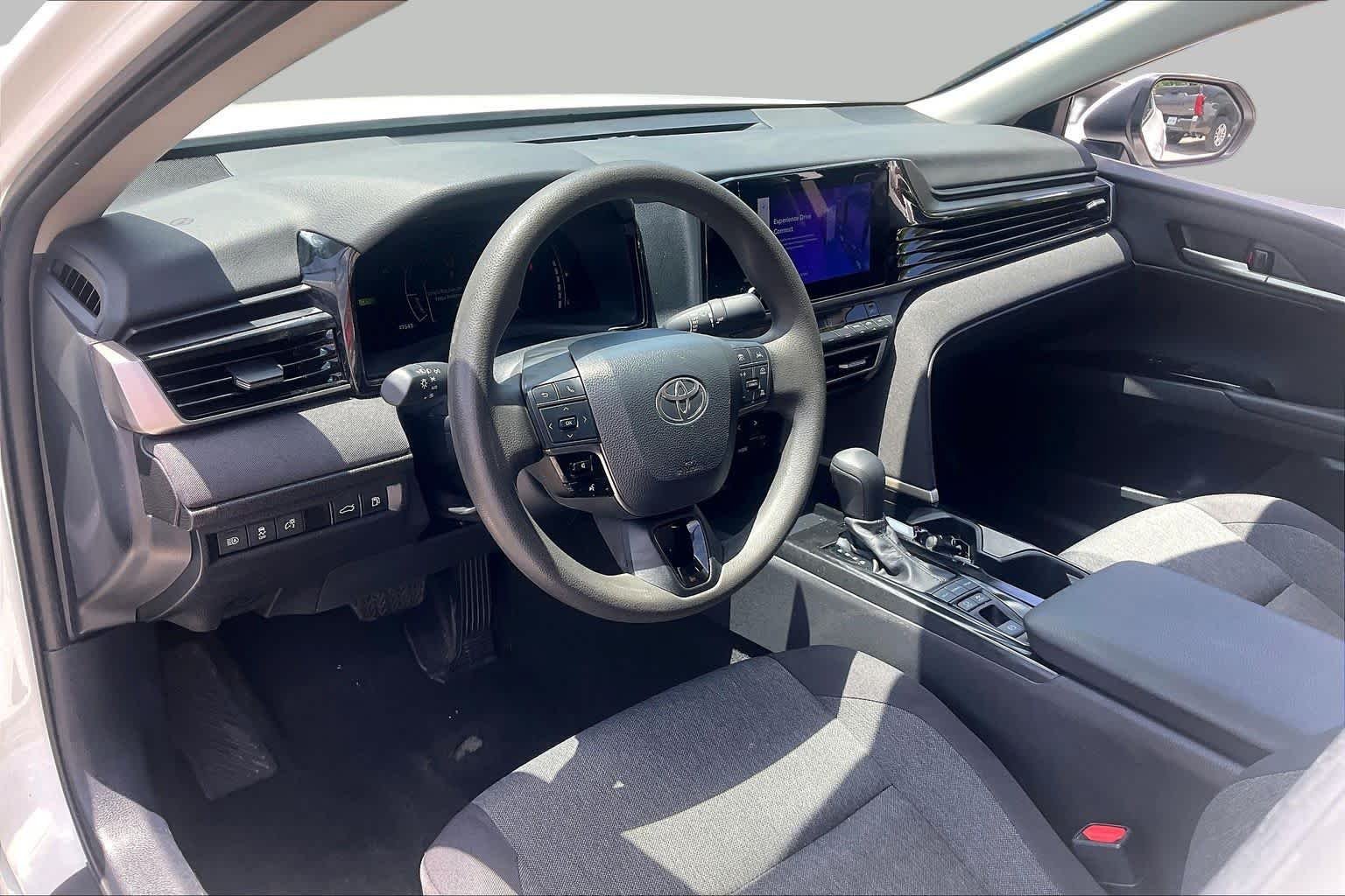 Used 2025 Ice Cap Toyota LE image 17