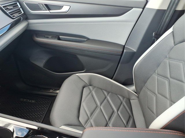 New 2026 Deep Black Pearl Volkswagen Peak Edition 4Moti image 21