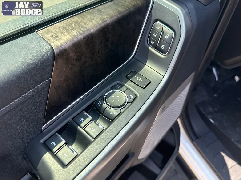 New 2026 Star White Metallic Tri-Coat Ford F-250® Lariat® image 23