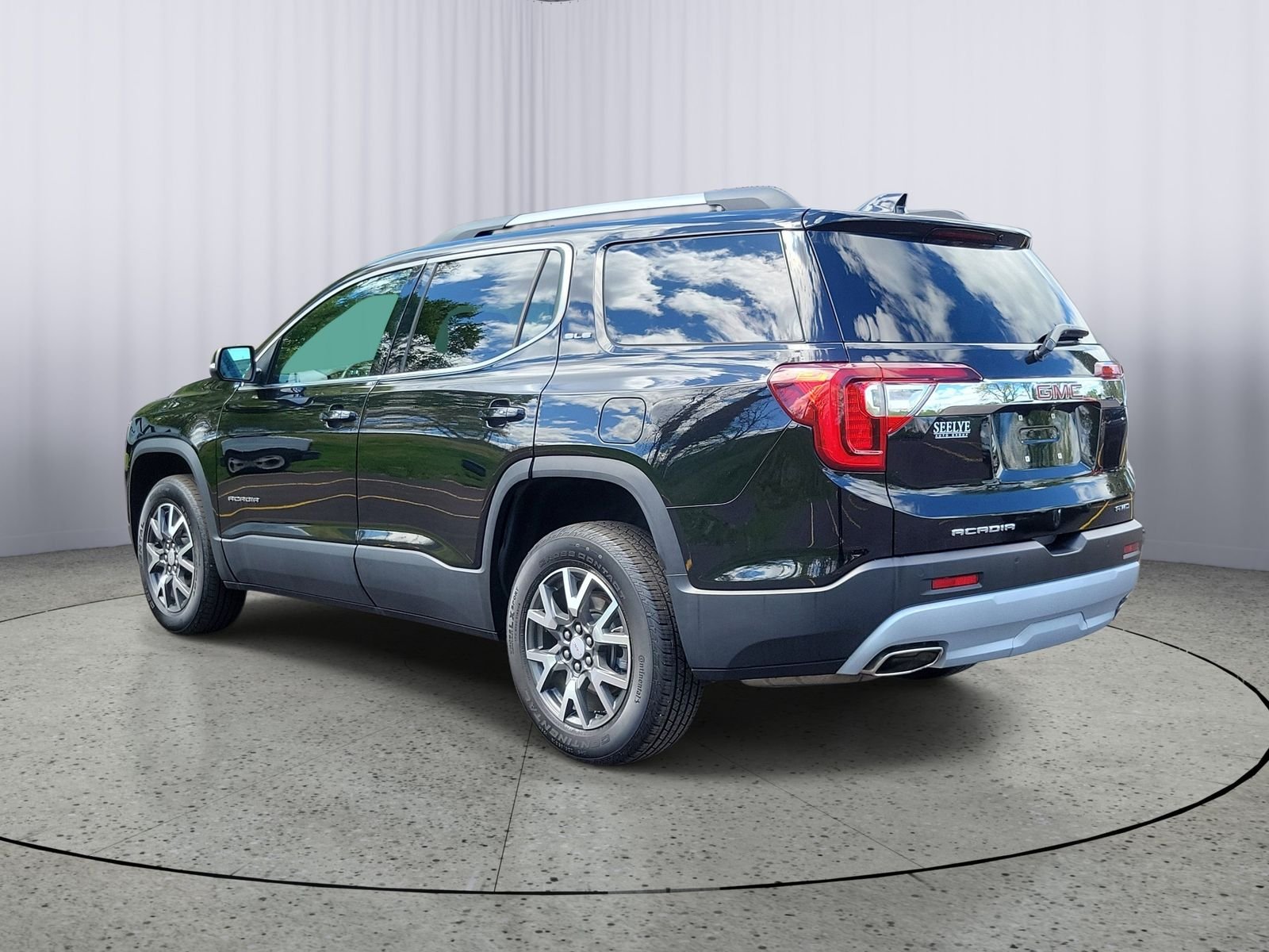 Used 2023 Black GMC SLE image 4