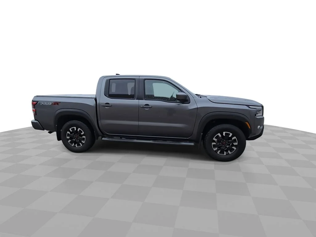 Used 2022  Nissan PRO-4X image 9