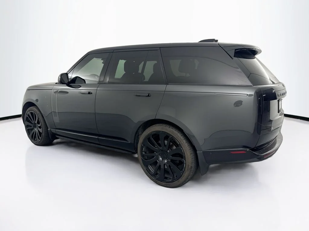 Certified Used 2023 Carpathian Grey Premium Metallic Land Rover SE image 7
