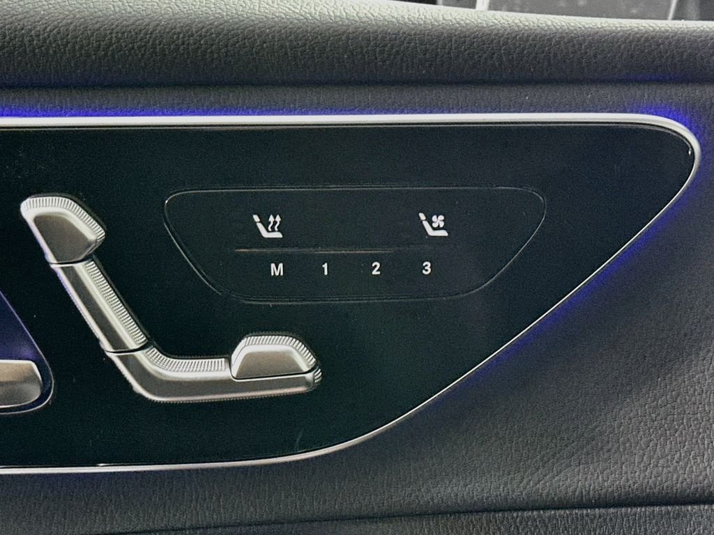 Used 2026 Blue Mercedes-Benz GLC 300 image 20