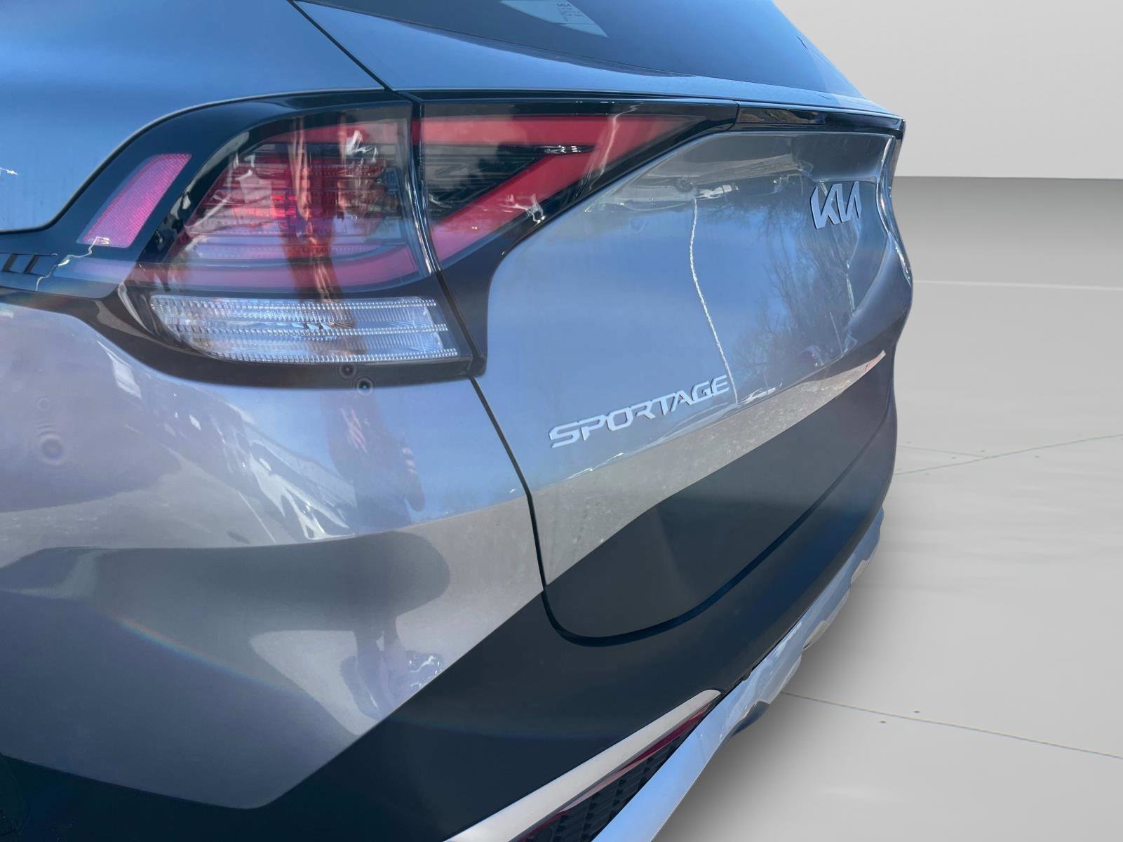 2025 Kia Sportage LX Hybrid - Photo 10