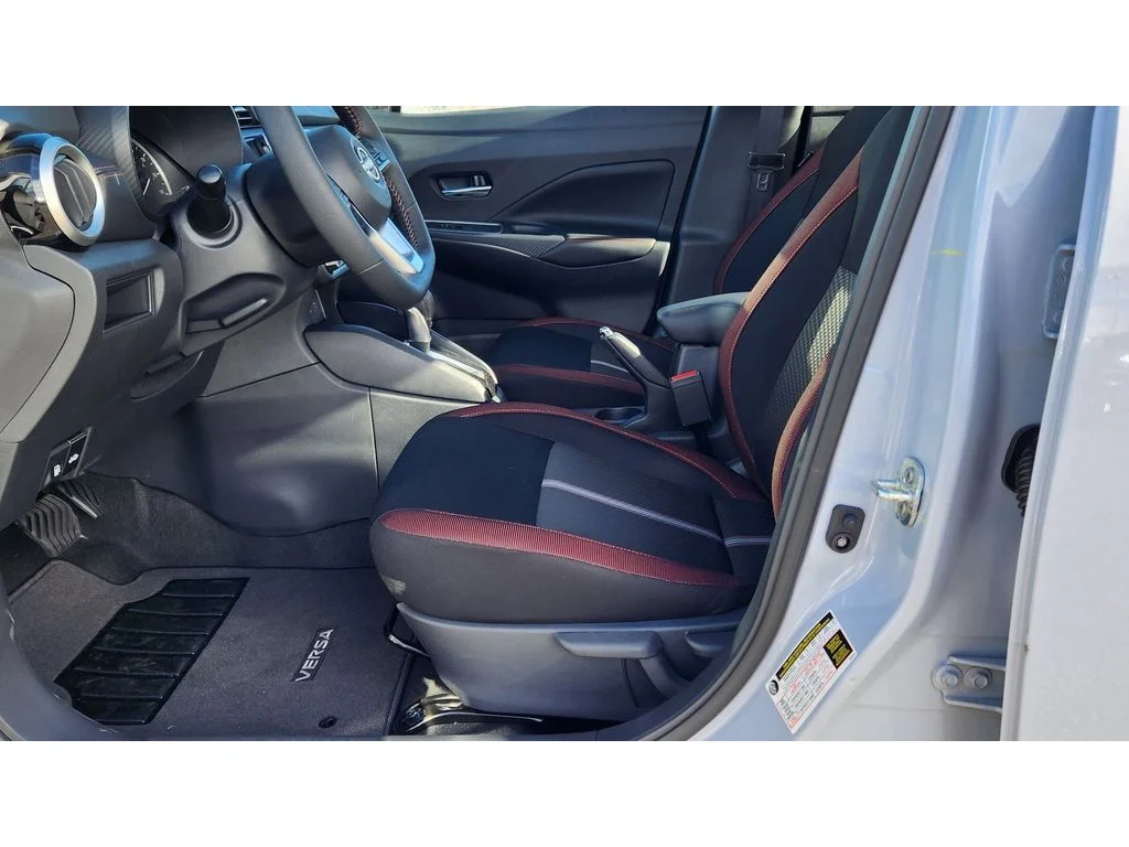 2025 Nissan Versa Sedan SR - Photo 13