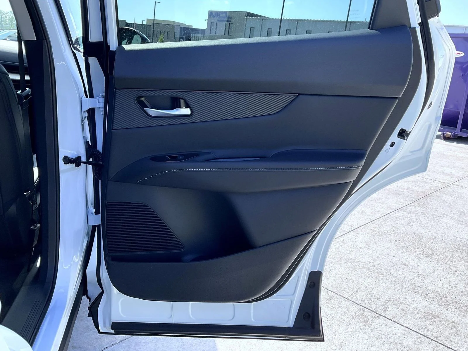 New 2026 White Nissan SL image 17