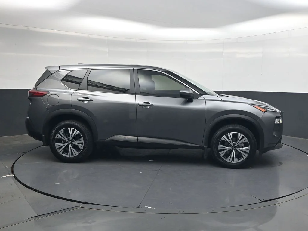 Used 2023 Gray Nissan SV image 4