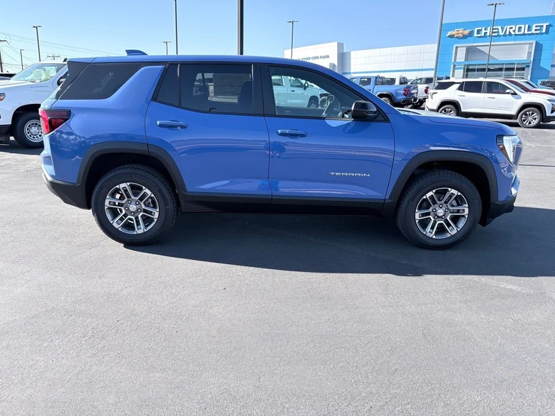 New 2026 Rapids Metallic GMC Elevation image 2