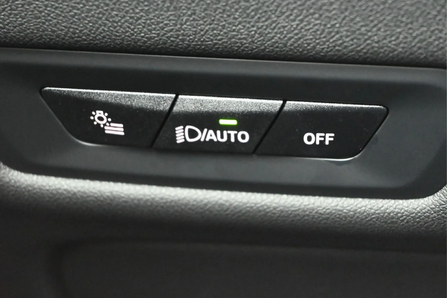 Used 2026 White BMW xDrive40i image 19
