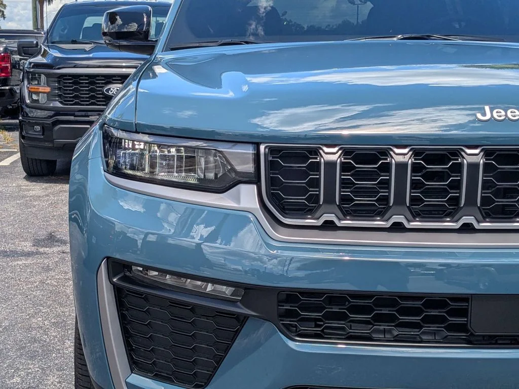 Used 2026 Blue Jeep Limited image 10
