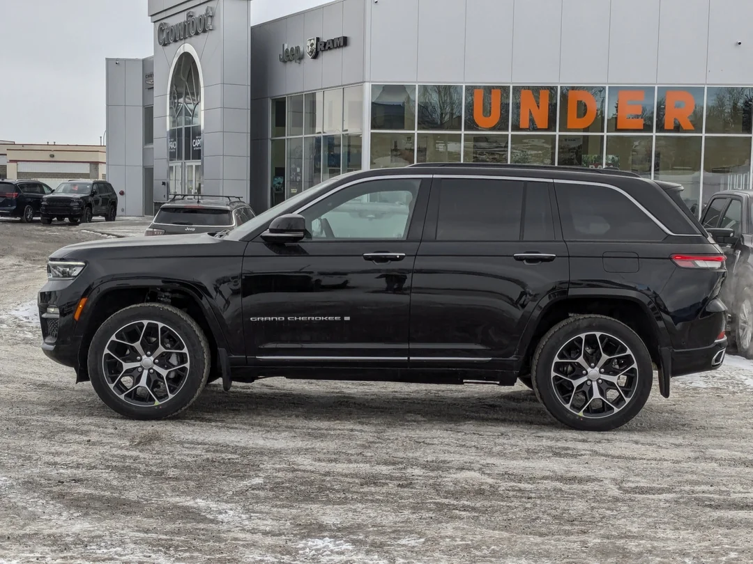 New 2025 Black Jeep Summit Reserve - - 4x4 - Panoramic Sunroof - Palermo Leather - McIntosh Audio & More! image 5