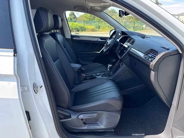 Used 2022 Pure White Volkswagen 2.0T SE image 10