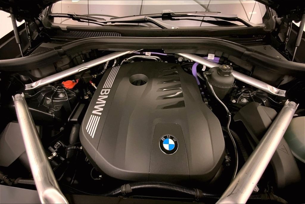 Used 2026 Dravit Grey Metallic BMW  image 8