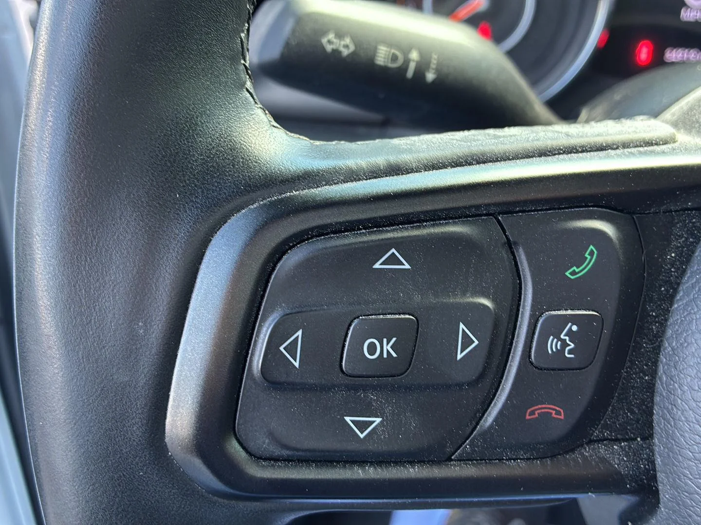 Used 2018 Bright White Clearcoat Jeep Sport S image 9