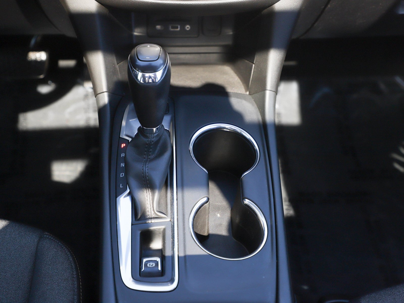 Used 2019 MOSAIC BLACK METALLIC Chevrolet LT image 16