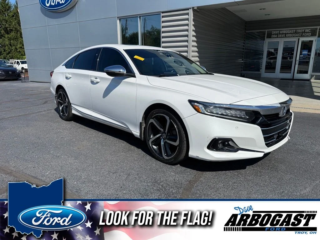 Used 2021  Honda EX-L image 1