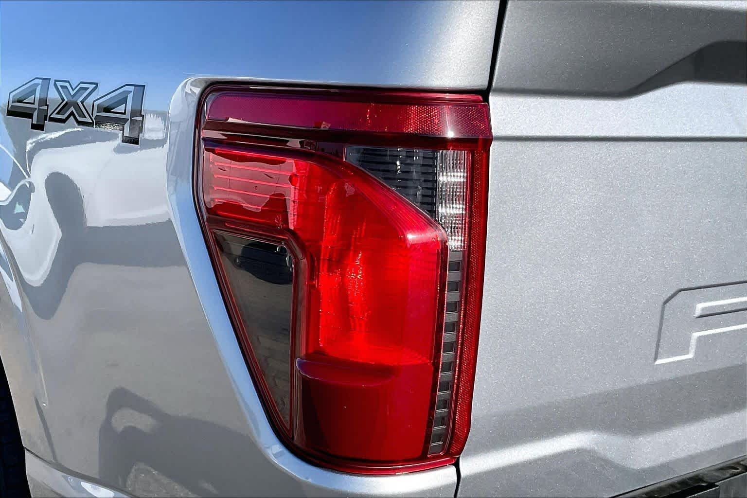 Used 2025 Iconic Silver Metallic Ford XL image 23