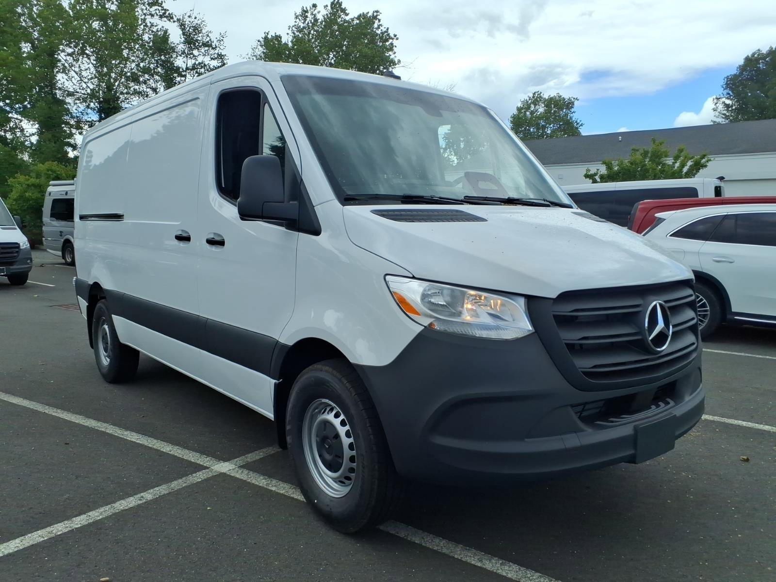 2026 Mercedes-Benz Sprinter 2500 144 WB's photo