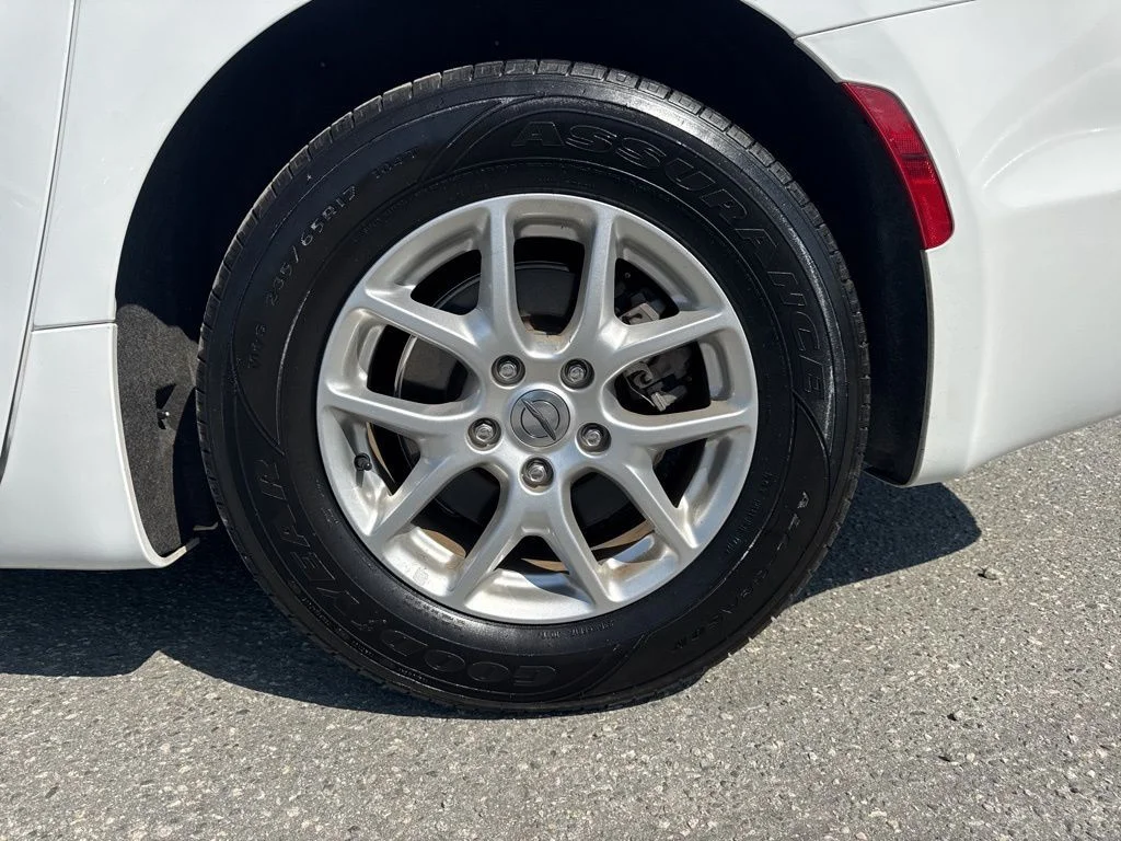Used 2023 White Chrysler Touring L image 32