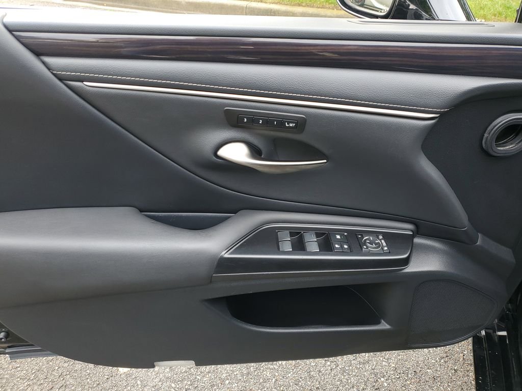 Used 2020 Black Lexus 350 image 13