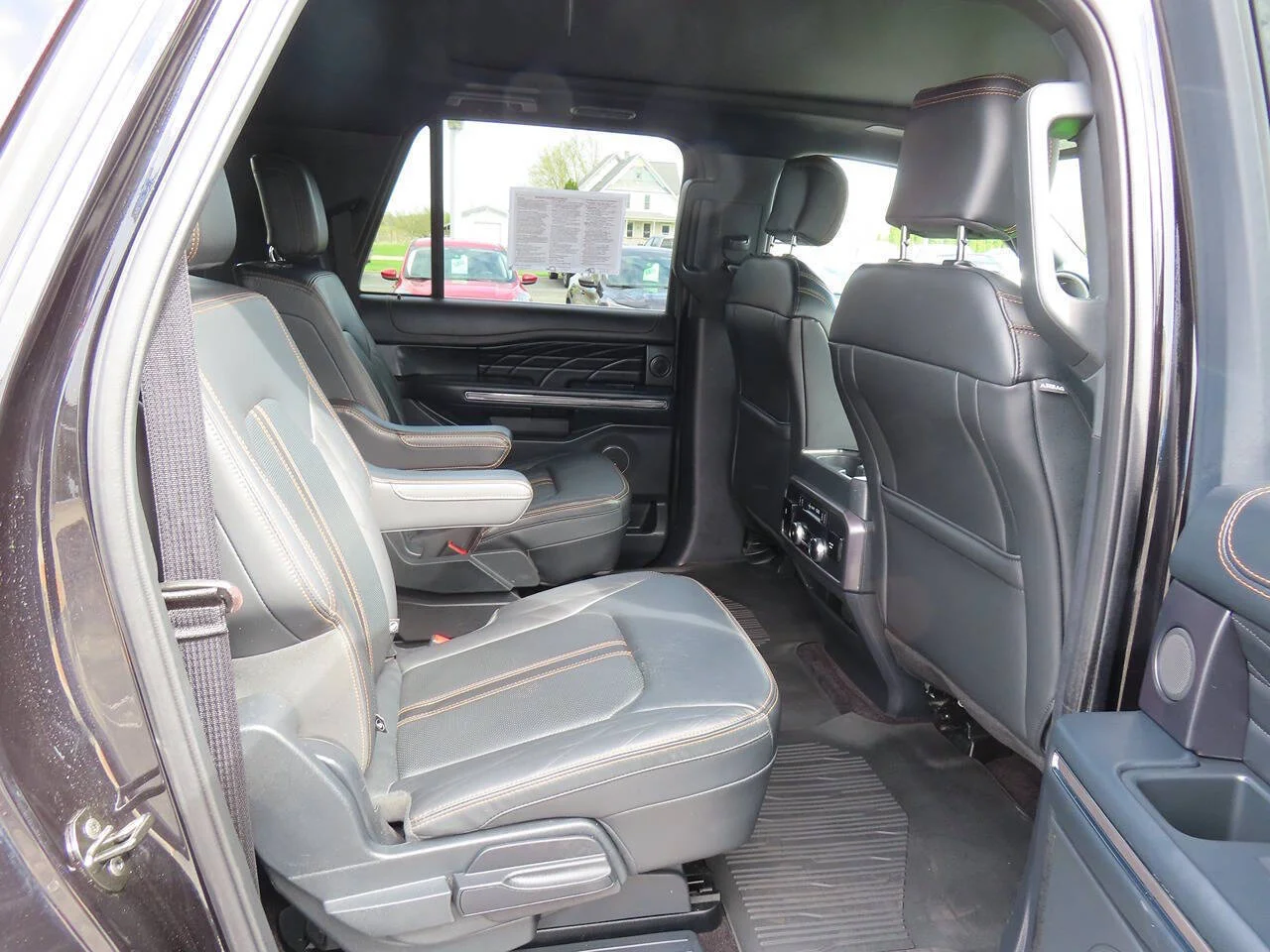 Used 2023 Agate Black Ford Platinum 4x4 4dr SUV image 9