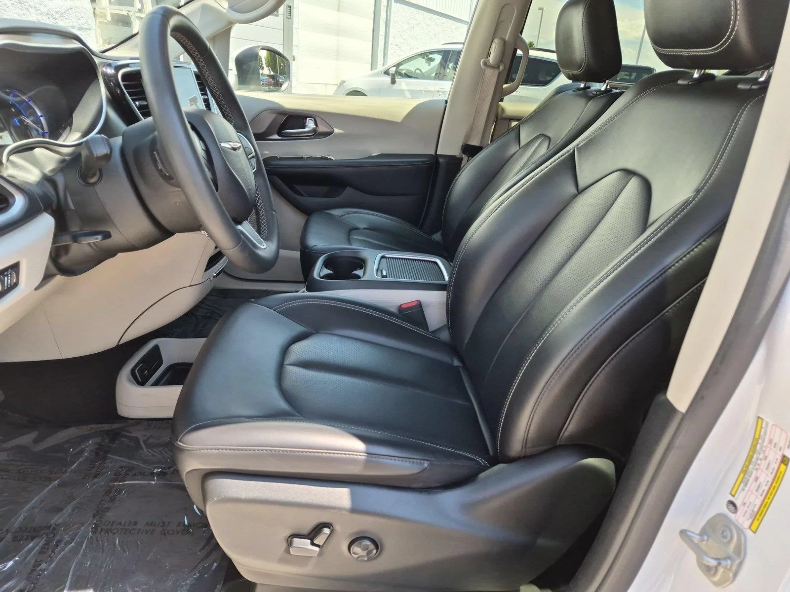 Used 2023 Bright White Clearcoat Chrysler Hybrid Touring L image 18