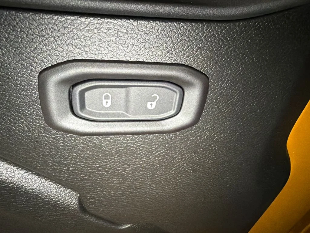 New 2026 Goldilocks Exterior Paint Jeep Rubicon image 19