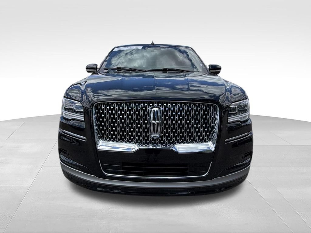 Used 2024 Black Lincoln Reserve image 27